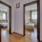 Guest House Ivanini Houses