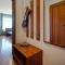 Guest House Ivanini Houses