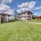 Guest House Ivanini Houses