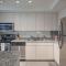 Lovely 1BD - Central Downtown - Gym, Pool, Parking