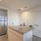 Lovely 1BD - Central Downtown - Gym, Pool, Parking