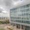 Lovely 1BD - Central Downtown - Gym, Pool, Parking