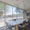Lovely 1BD - Central Downtown - Gym, Pool, Parking