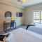 Unique 1BD - DT PHX - Parking, Gym, Pool - Sleeps 6