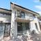 Belle Escapes - Seabreeze Townhouse