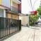 RedDoorz Syariah near Purwosari Train Station
