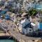 Mariners Cottage - Waters edge Fishermans Cottage, Harbour & Sea Views & Free Dedicated Parking