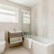 Middle Chine - Beautiful Garden and Spacious Living Space