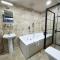 Whitestone Hotel