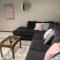 Serene single story, Grill, Fire Pit, fenced yard and Pet friendly stay