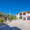 Villa Semy