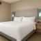 avid hotel Fayetteville West