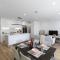 10 Min to Airport Brand New Family 4BR House