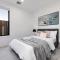 10 Min to Airport Brand New Family 4BR House
