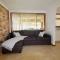 Coastal Getaway Free wi-fi and games room