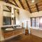 Tshukudu Bush Lodge