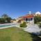 Villa Mit Garten Und Pool Für Die Ganze Familie