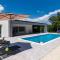 Villa Sanivaro Mit Beheiztem Pool Und Whirlpool