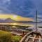 Carnmhor, Isle of Skye - Stunning 242 year old cottage on its own sea shore!