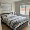 One Merino Panoramic Beach House Modern Sleeps 10