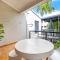 Driftwood Loft - Tropical Gateway to Bayfront & CBD