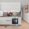 Luxurious New Studio! 2 Double Beds! Sleek Design & High-End Amenities in Dubai Downtown