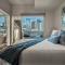 The Chic Downtown Residence | Luxe + Free Parking
