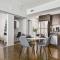 Downtown Chic Retreat | Elegant + Free Parking