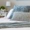 Downtown Chic Retreat | Elegant + Free Parking