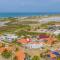 Adeles Apartment with Pool, 5 minutes walk to the beach