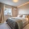 Moderne Designer-Maisonette 2 Schlafzimmer eigene Terrasse mit Grilltisch und Fitnessbereich