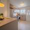 Moderne Designer-Maisonette 2 Schlafzimmer eigene Terrasse mit Grilltisch und Fitnessbereich