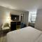 Days Inn by Wyndham Adel I-75