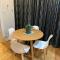 RENWICK IN THE CITY NELSON, 10min walk to city centre, full kitchen, fast fibre wifi, drive 13min to Airport, 5min to Hospital, quiet street, dog friendly