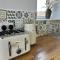 Welsh Getaway Apartment - Town Centre