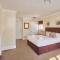 Aaron Accommodation
