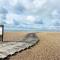 Spacious 2BD Flat with Stunning Views Folkestone
