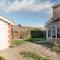 Super 5 Bedroom Family Friendly Retreat Rustington