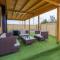 Jasmine Retreat - Modern 2BR Home with Private Jacuzzi Near the Beach
