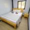 Jasmine Retreat - Modern 2BR Home with Private Jacuzzi Near the Beach