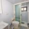 Jasmine Retreat - Modern 2BR Home with Private Jacuzzi Near the Beach