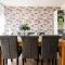 Comfortable 3-Storey House with Free Car Parking