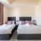Comfortable 3-Storey House with Free Car Parking