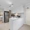 Modern Coastal Retreat 2BR Near Rockingham Beach