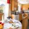3 Bedroom House By B and R Serviced Accommodation Amesbury With Super fast Wi-Fi 145Mbps