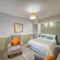Apartment 8 - Large Studio Sea Front-Ground floor -Free Parking