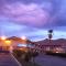 Hilltop Inn & Suites