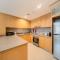 Apartment - 1BR Poolview - Sleeps 4 - 2WCs - Workstation