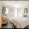 2 bedroom Apt