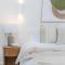 Lakehouse No 2- Lakefront Luxury Escape Villa - Pet Friendly
